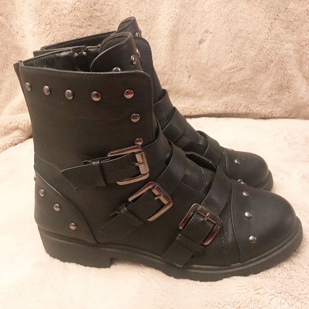 SOHO GIRLS black combat boots silver details, Sz 8